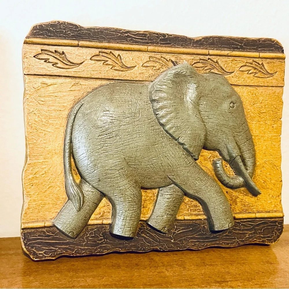 HOME INTERIORS Plastic Syroco ELEPHANT‎ Hanging Wall Art Plaques Set of 2 Vtg